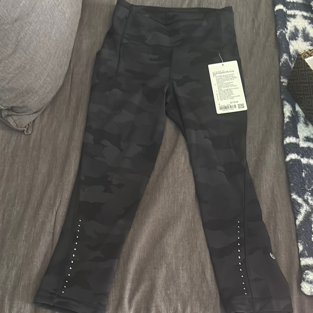 Brand new never worn Lululemon swift speed HR crop 21” Leggings